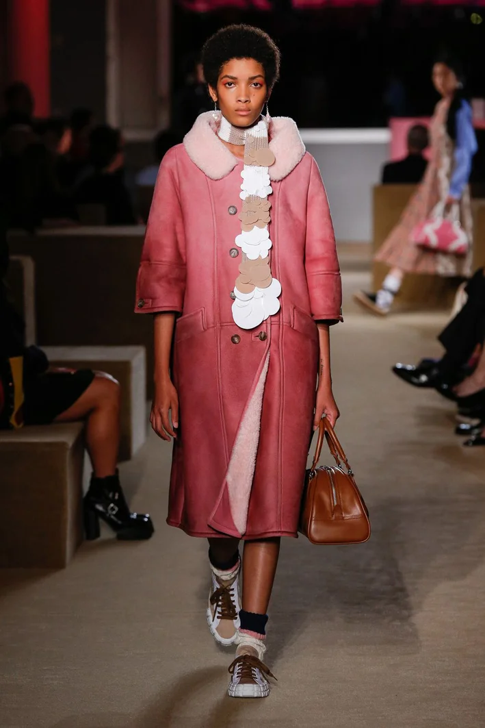 23-prada-resort-20-1556890630.jpg