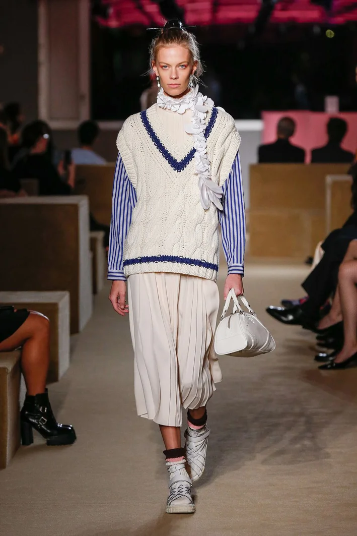 29-prada-resort-20-1556890640.jpg