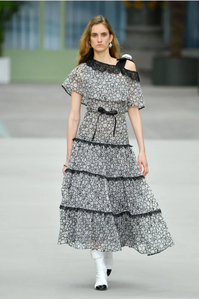 model-walks-the-runway-during-chanel-cruise-2020-collection-news-photo-1146647606-1556893580.jpg