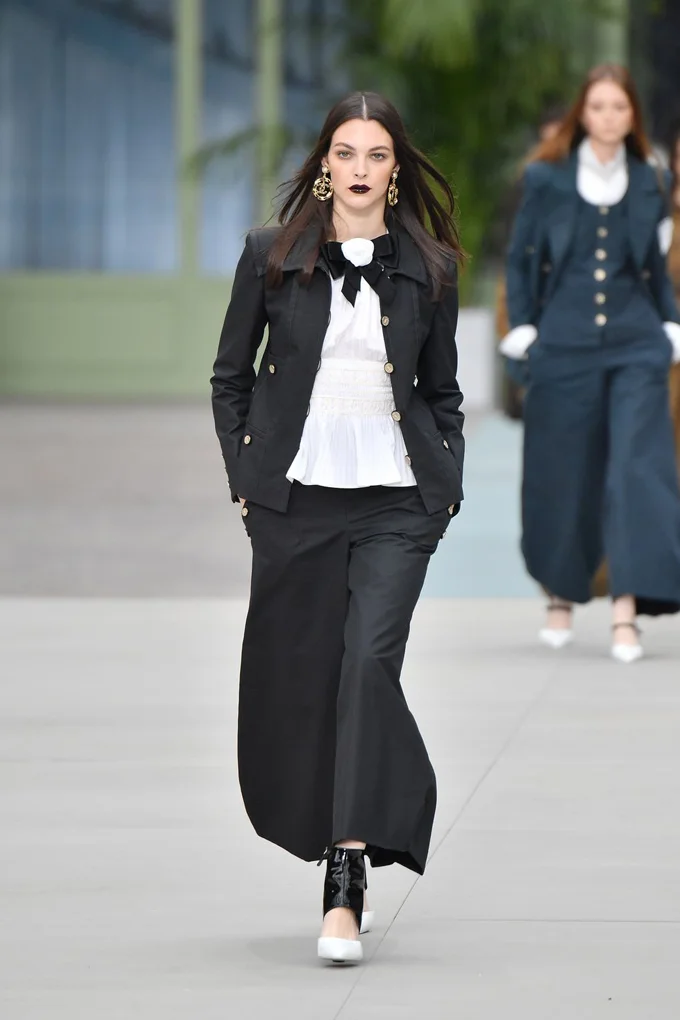 model-walks-the-runway-during-chanel-cruise-2020-collection-news-photo-1146655746-1556888763.jpg
