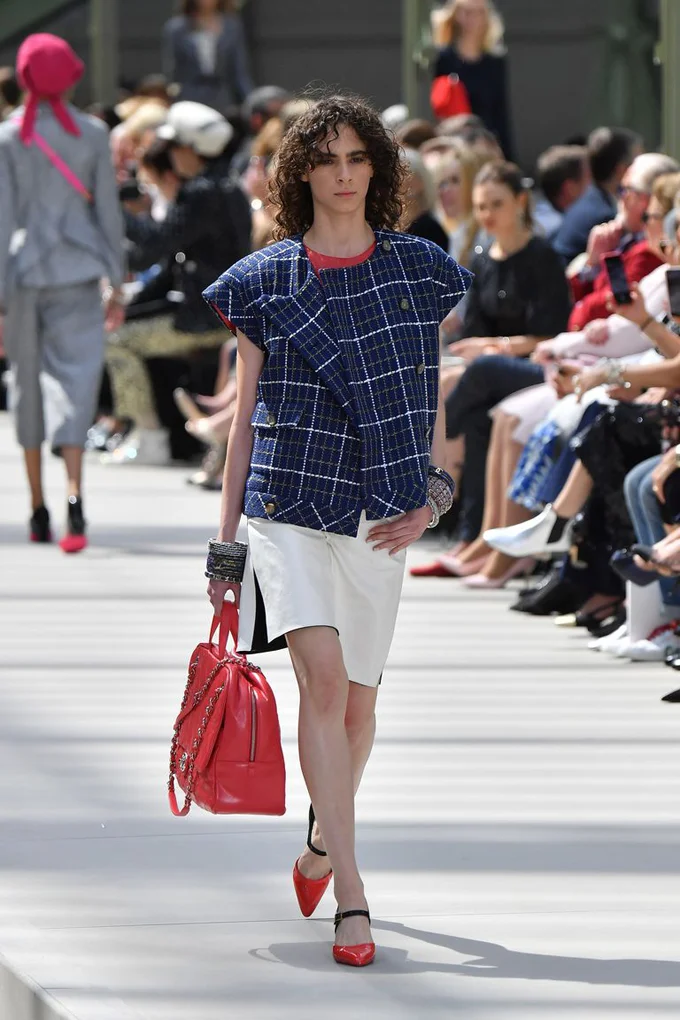 model-walks-the-runway-during-chanel-cruise-2020-collection-news-photo-1146686541-1556891754.jpg