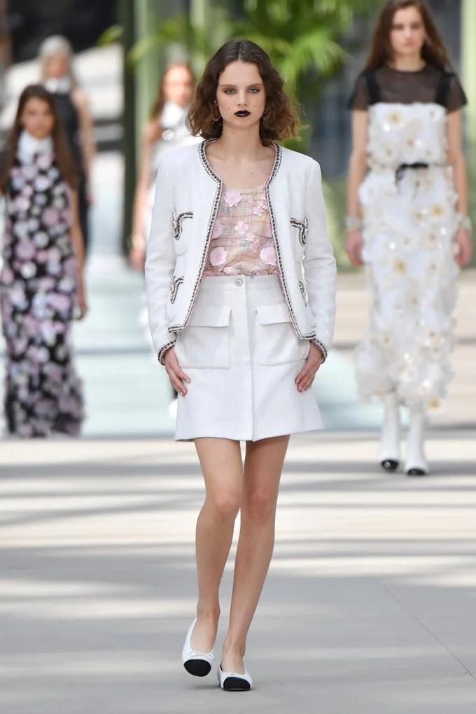 model-walks-the-runway-during-chanel-cruise-2020-collection-news-photo-1146686469-1556893780.jpg