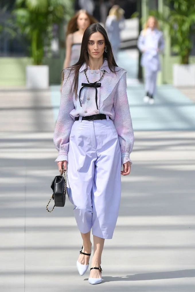 model-walks-the-runway-during-chanel-cruise-2020-collection-news-photo-1146686517-1556892370.jpg
