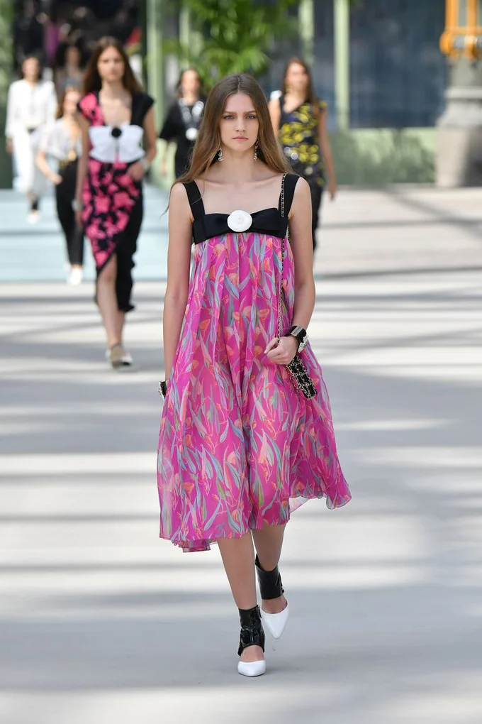model-walks-the-runway-during-chanel-cruise-2020-collection-news-photo-1146686527-1556892777.jpg