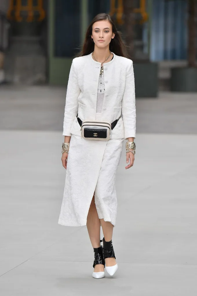 model-walks-the-runway-during-chanel-cruise-2020-collection-news-photo-1146696232-1556892965.jpg