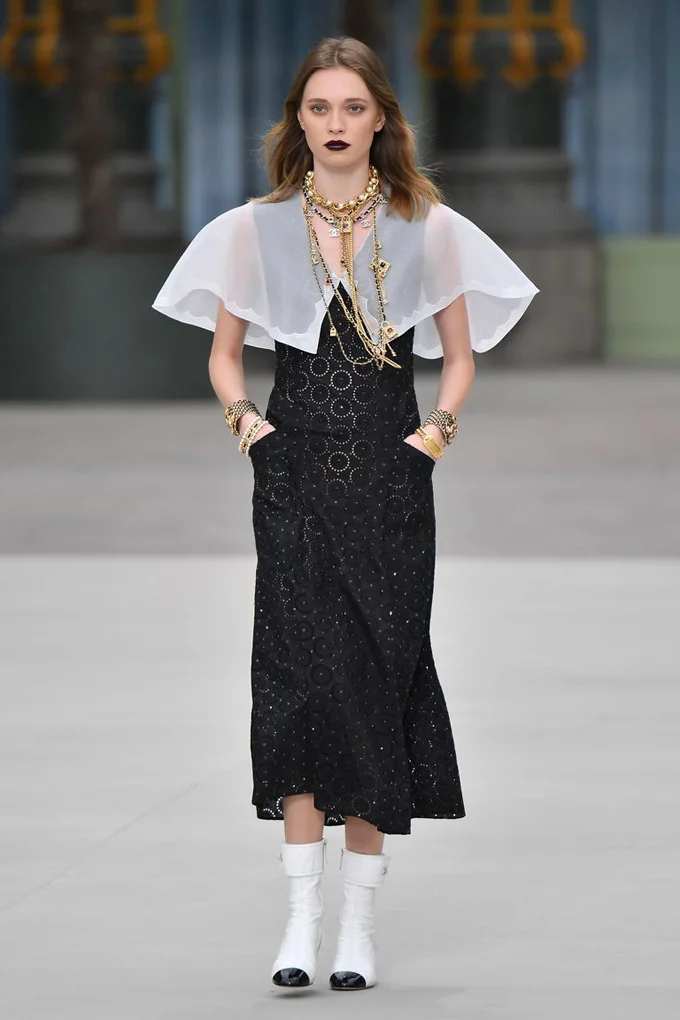 model-walks-the-runway-during-chanel-cruise-2020-collection-news-photo-1146696309-1556892913.jpg