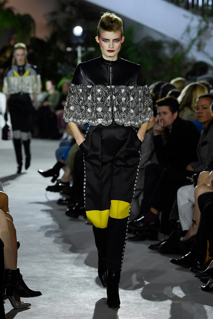 louis-vuitton-cruise-2020-fashion-show-001.jpg