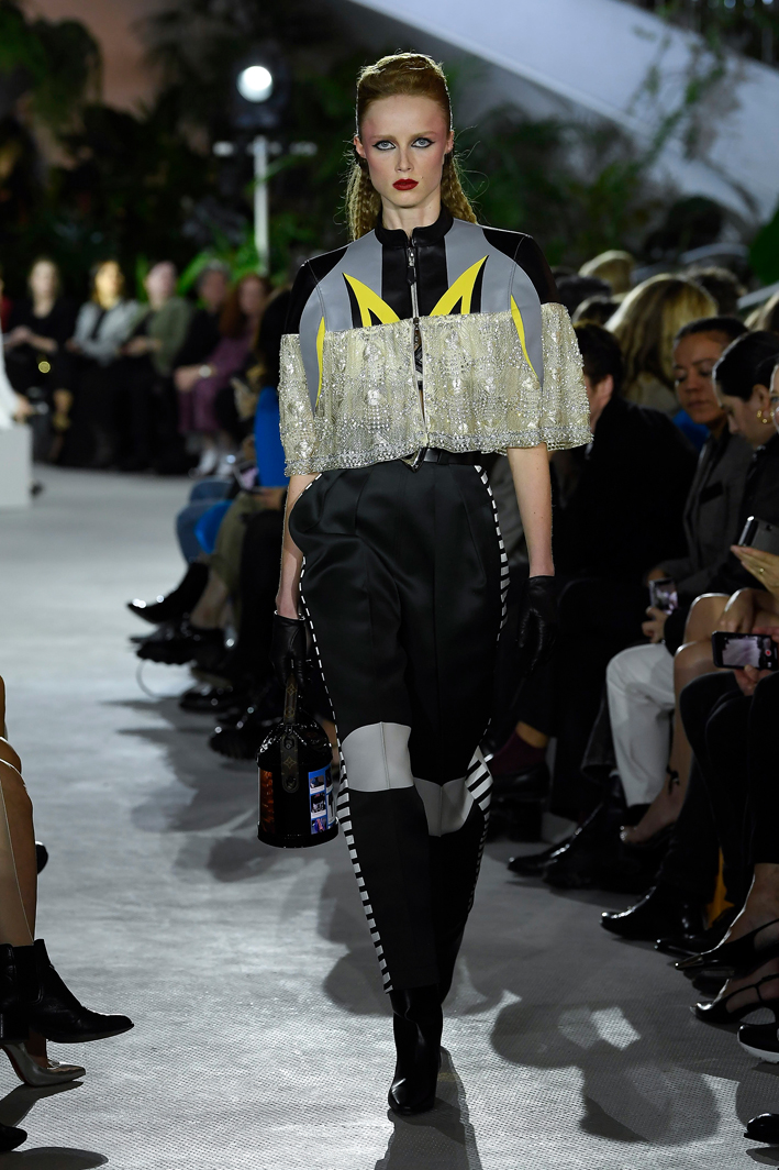 louis-vuitton-cruise-2020-fashion-show-002.jpg