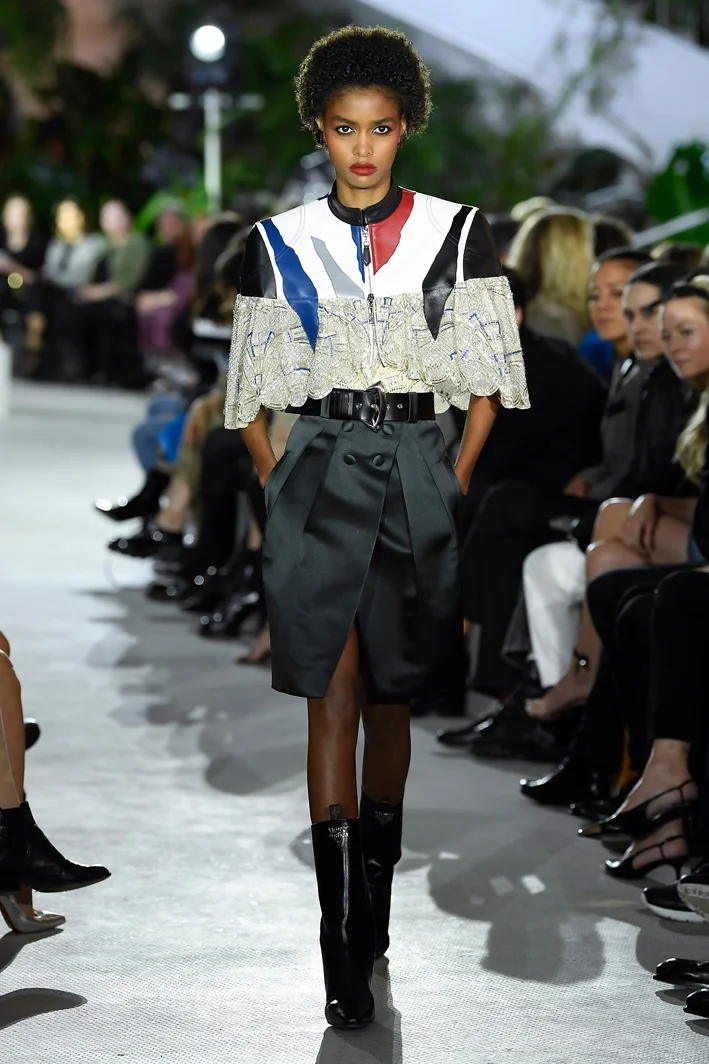 louis-vuitton-cruise-2020-fashion-show-005.jpg