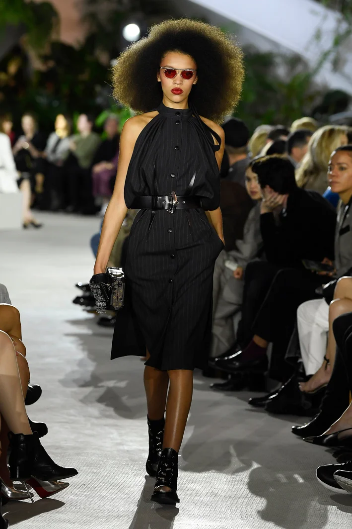 louis-vuitton-cruise-2020-fashion-show-021.jpg