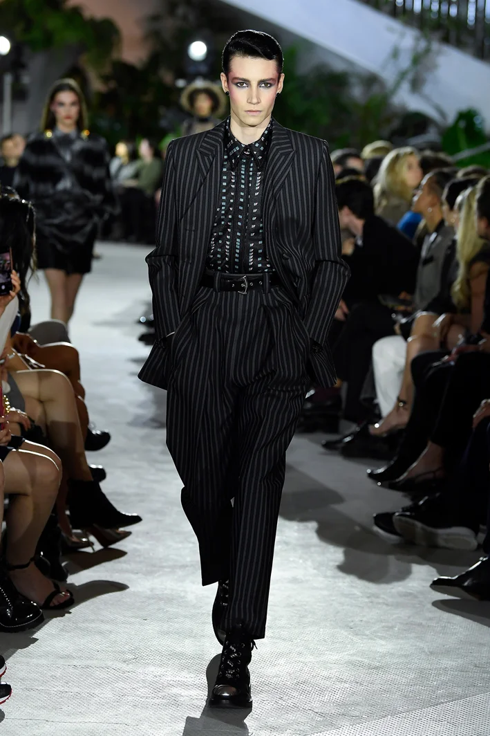 louis-vuitton-cruise-2020-fashion-show-023.jpg