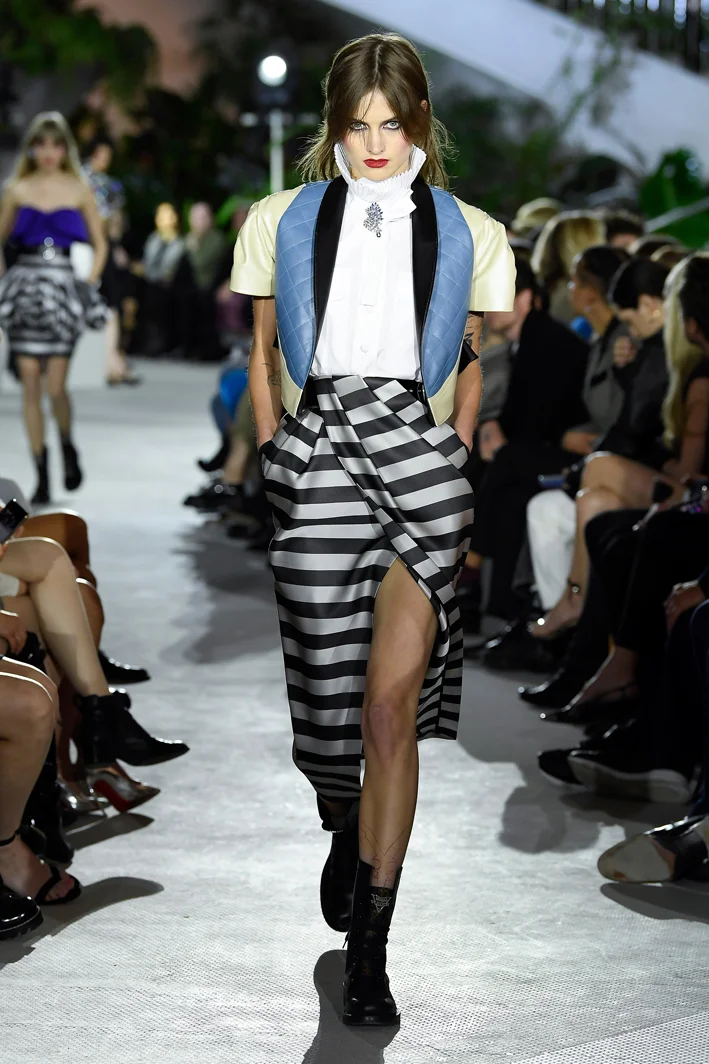 louis-vuitton-cruise-2020-fashion-show-049.jpg