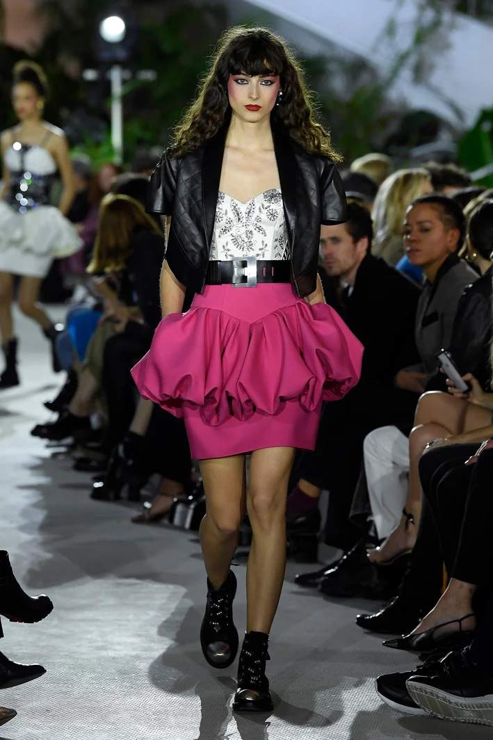 louis-vuitton-cruise-2020-fashion-show-052.jpg