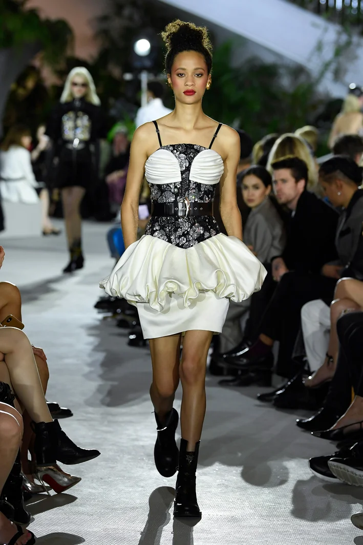 louis-vuitton-cruise-2020-fashion-show-053.jpg
