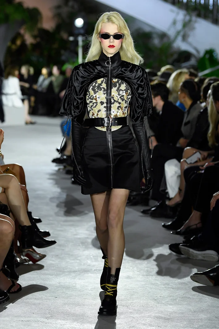 louis-vuitton-cruise-2020-fashion-show-054.jpg