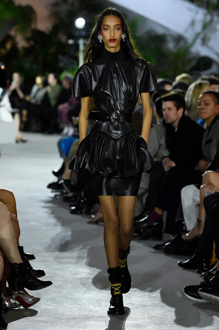 louis-vuitton-cruise-2020-fashion-show-056.jpg