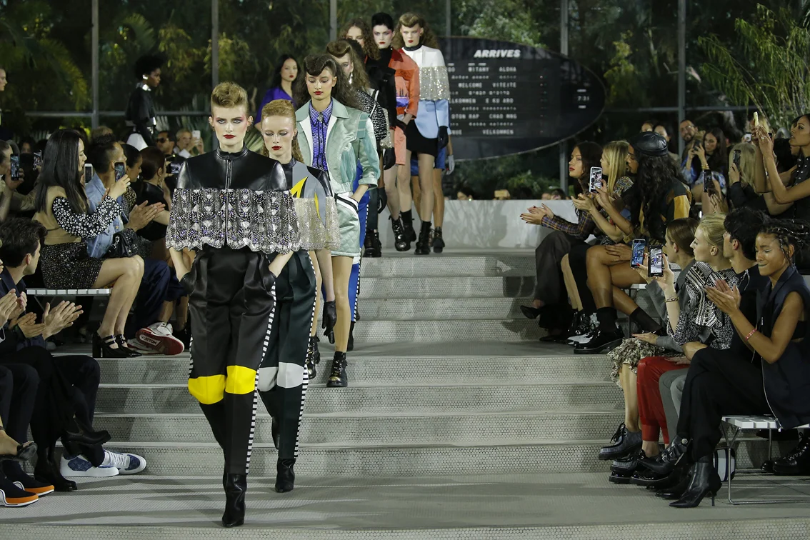 louis-vuitton-cruise-2020-fashion-show-063.jpg