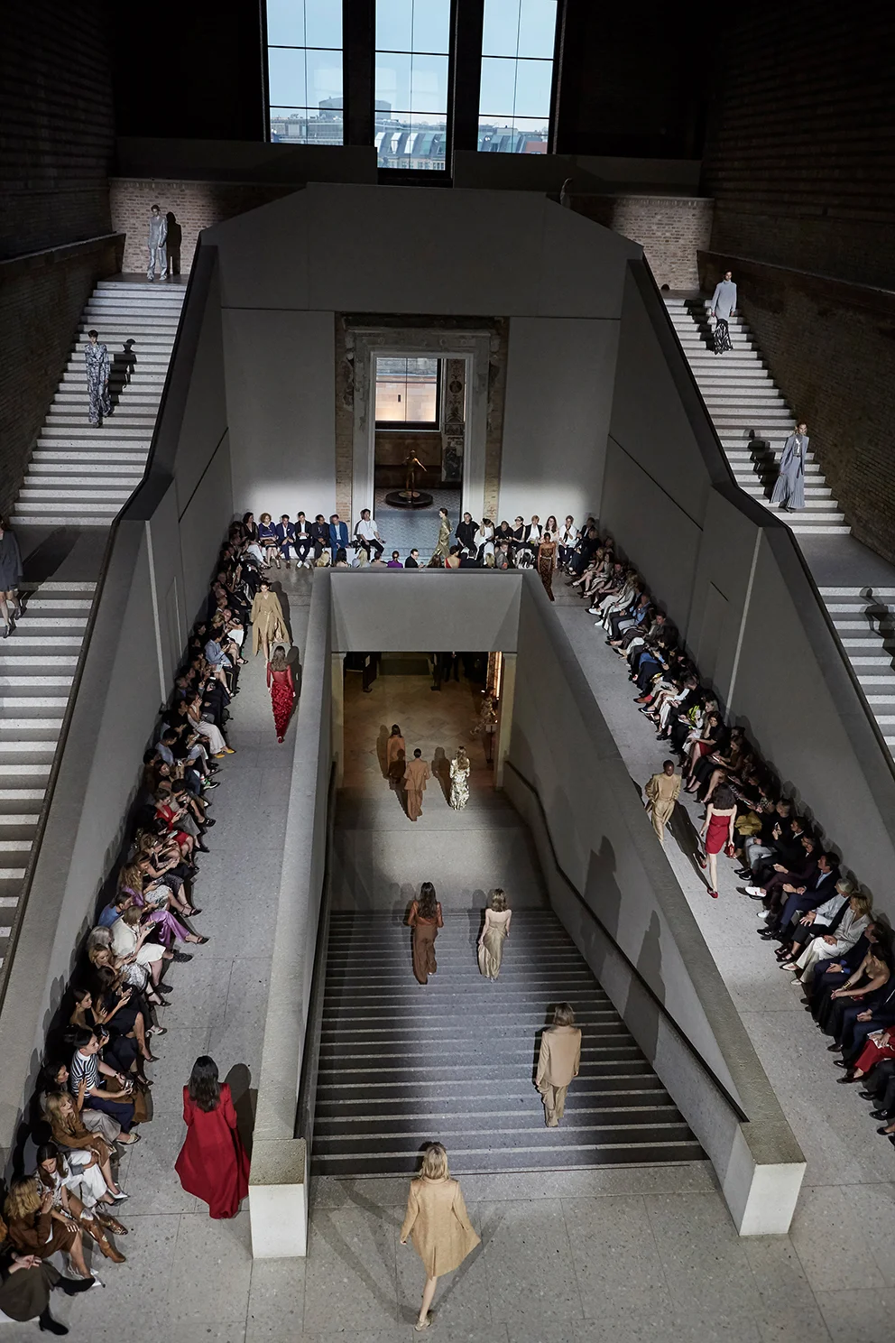 max-mara-resort-2020-fashion-show-atmosphere-028.jpg
