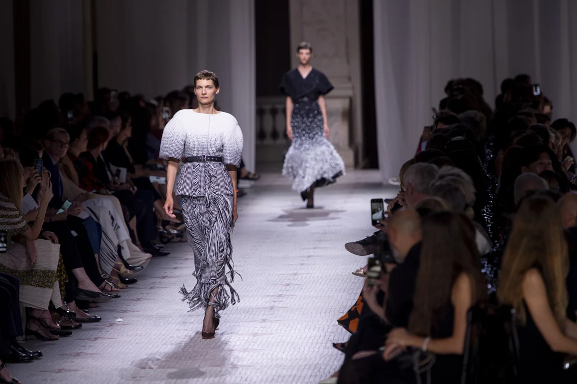 givenchy-hc-rf19-1048.jpg