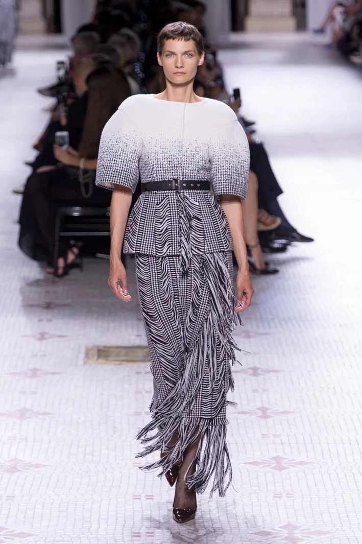 givenchy-hc-rf19-1055.jpg