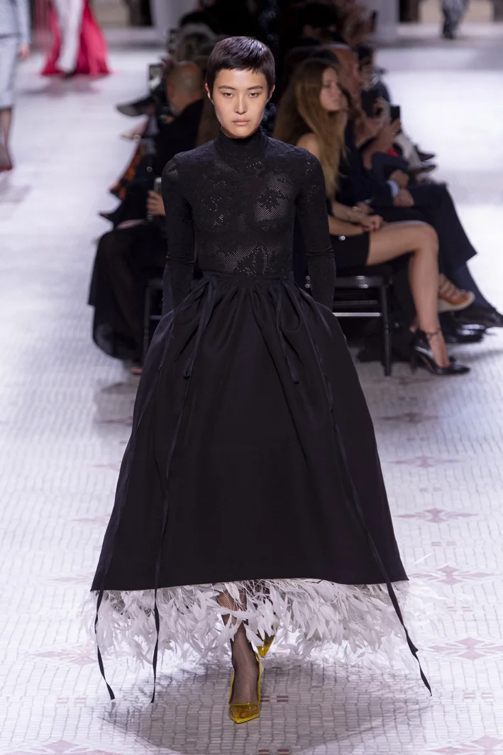 givenchy-hc-rf19-1125.jpg