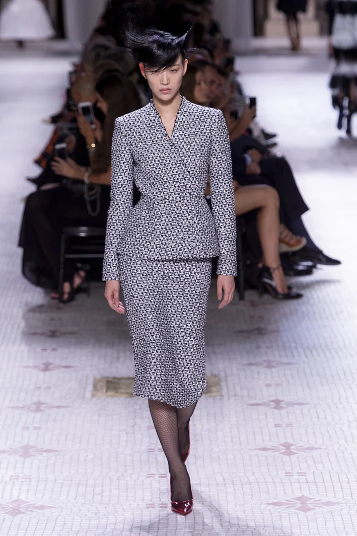 givenchy-hc-rf19-1144.jpg