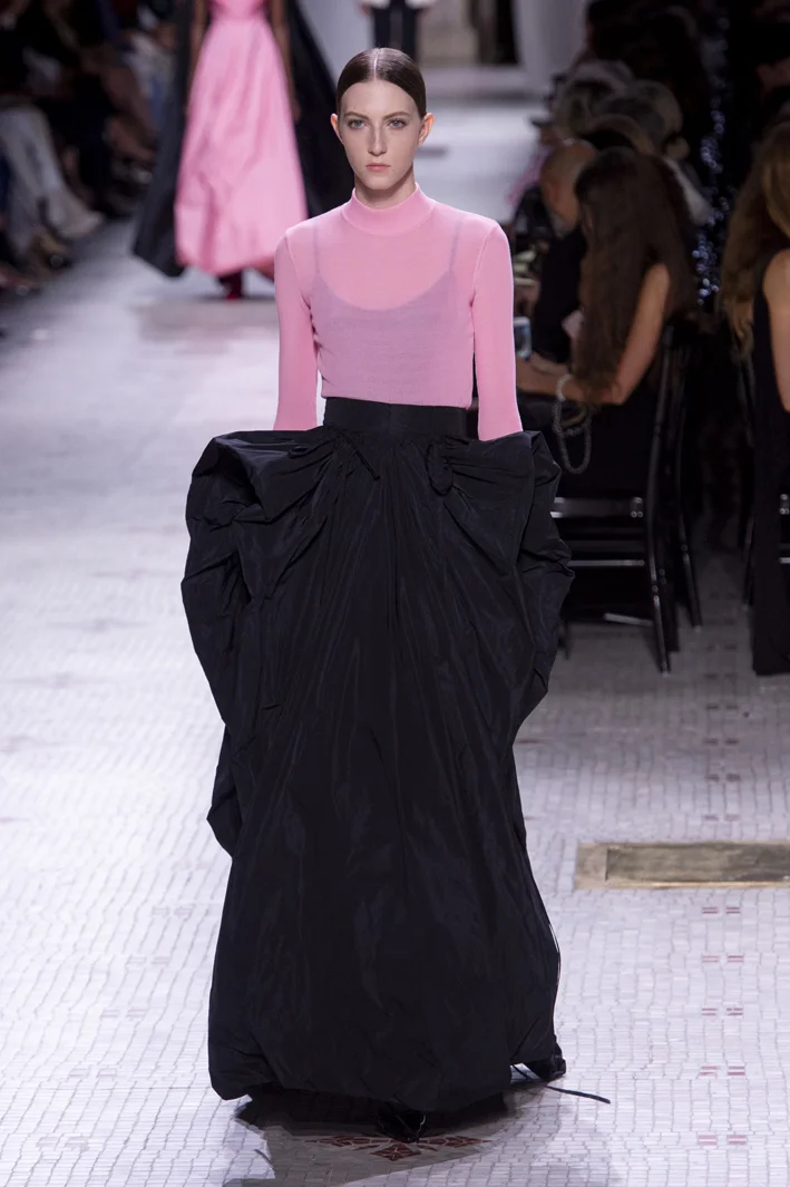 givenchy-hc-rf19-1210.jpg