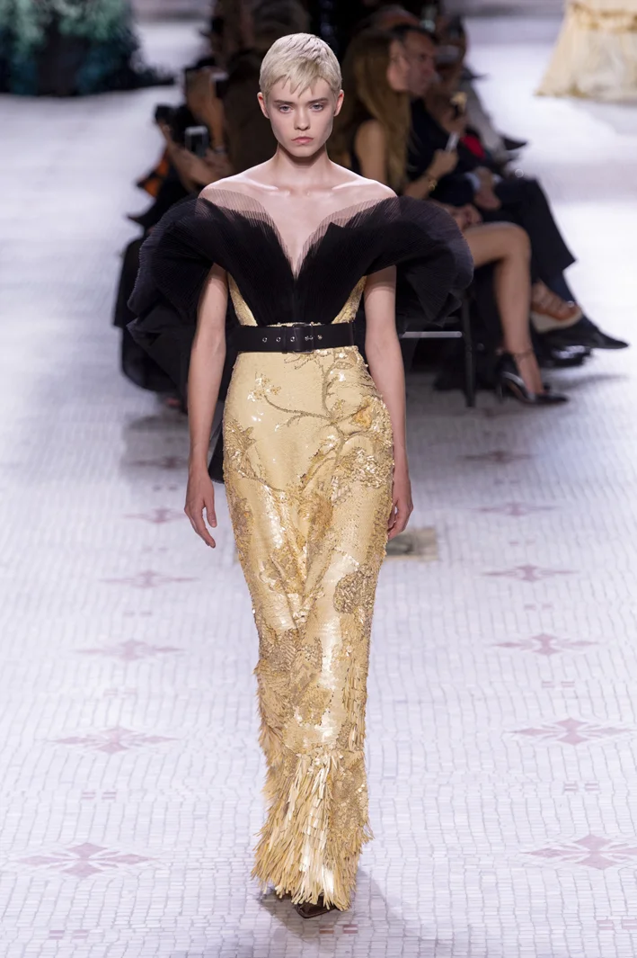 givenchy-hc-rf19-1371.jpg