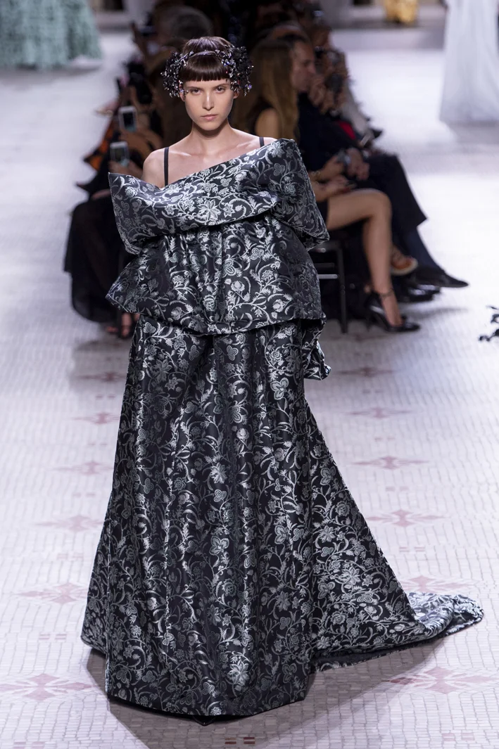 givenchy-hc-rf19-1437.jpg