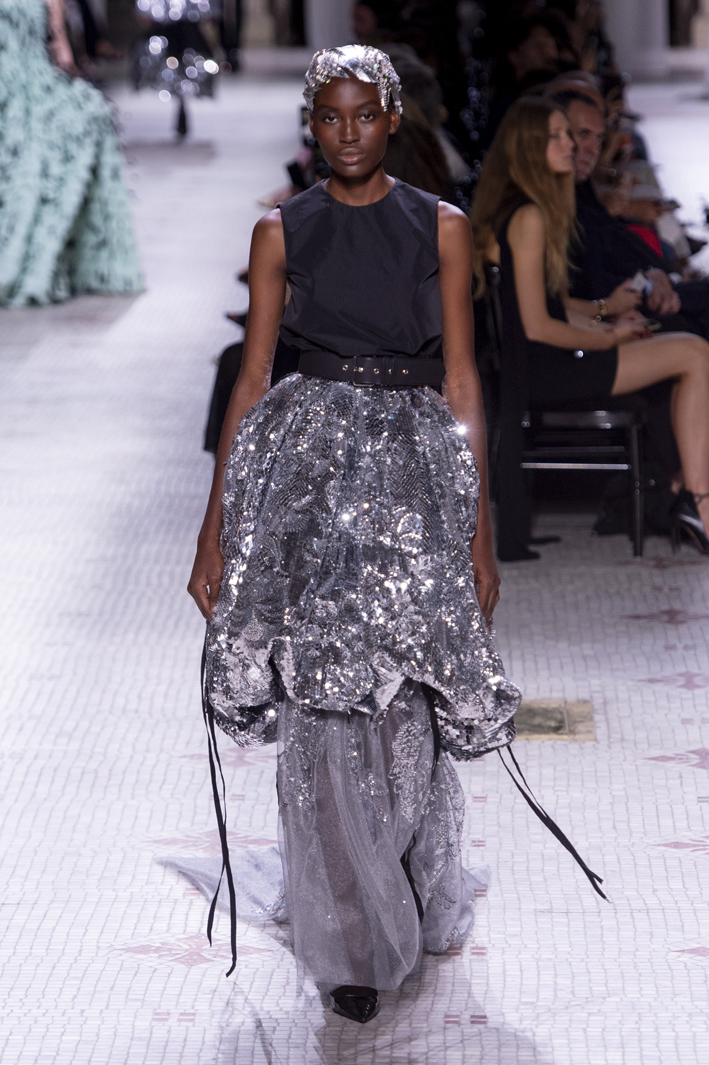 givenchy-hc-rf19-1455.jpg