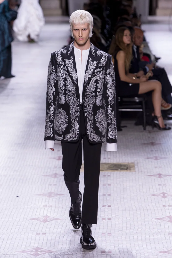 givenchy-hc-rf19-1506.jpg