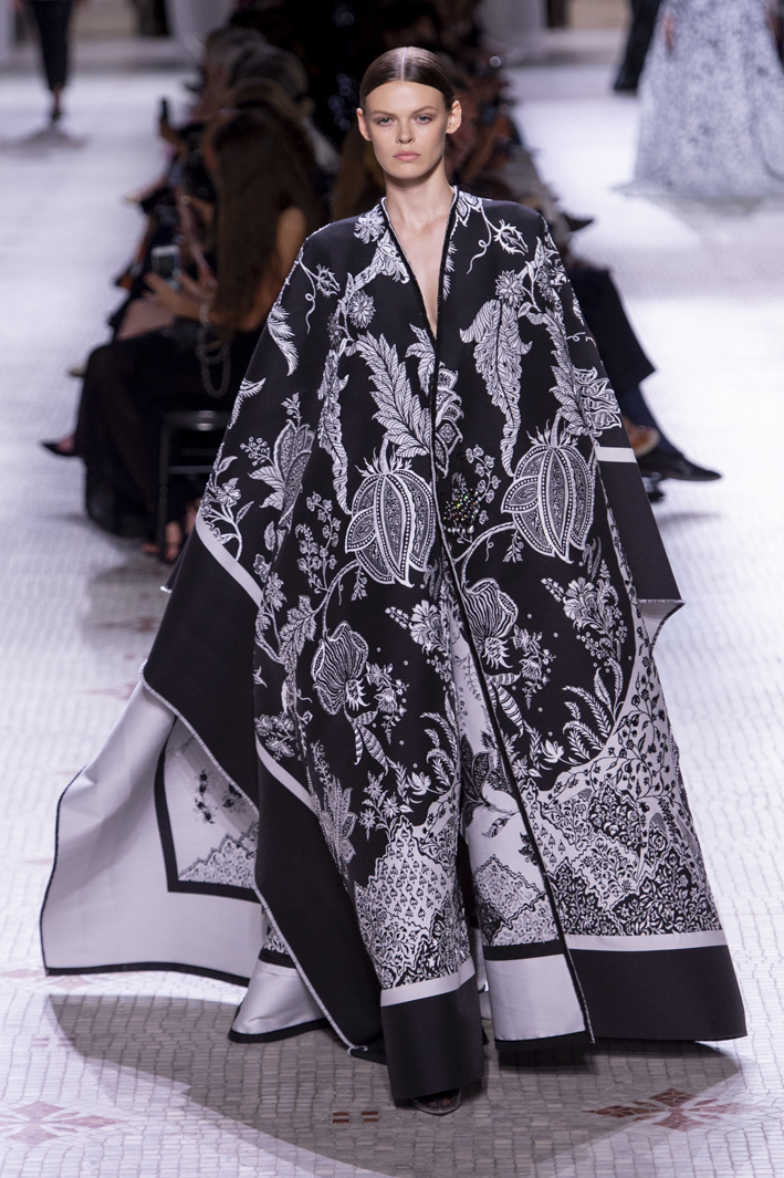 givenchy-hc-rf19-1736.jpg