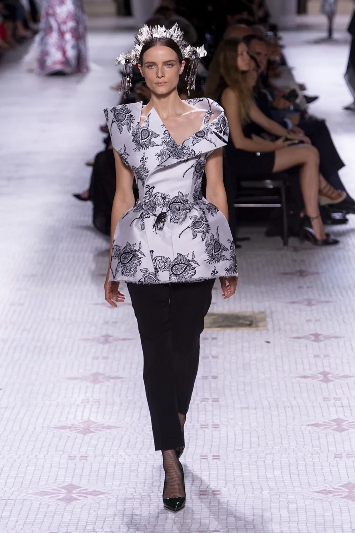 givenchy-hc-rf19-1765.jpg