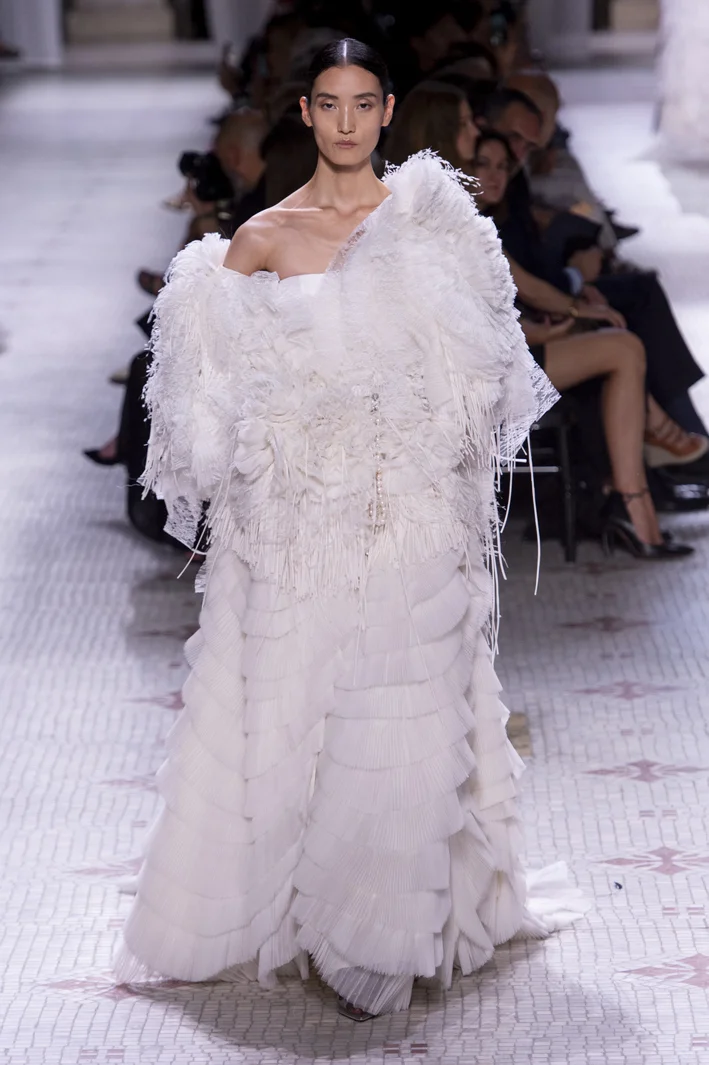 givenchy-hc-rf19-1848.jpg