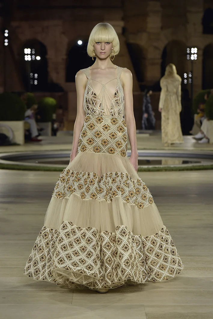 Fendi-PO-HC-F19-0038.jpg