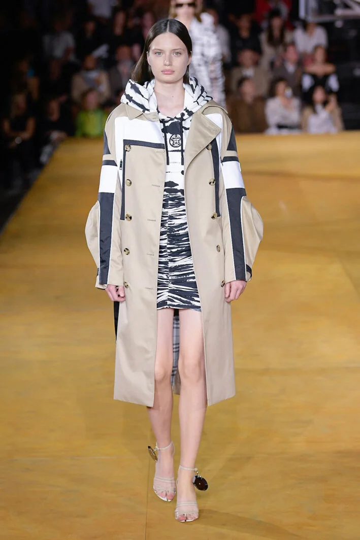 burberry_1080-10212135.jpg