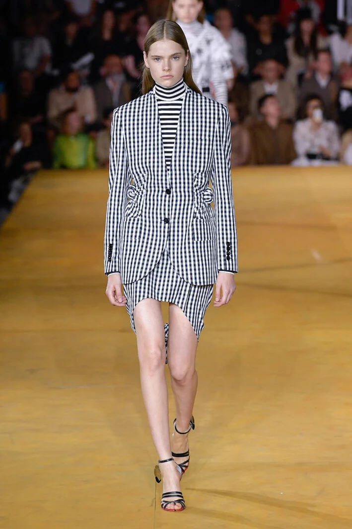burberry_1290-10212135.jpg