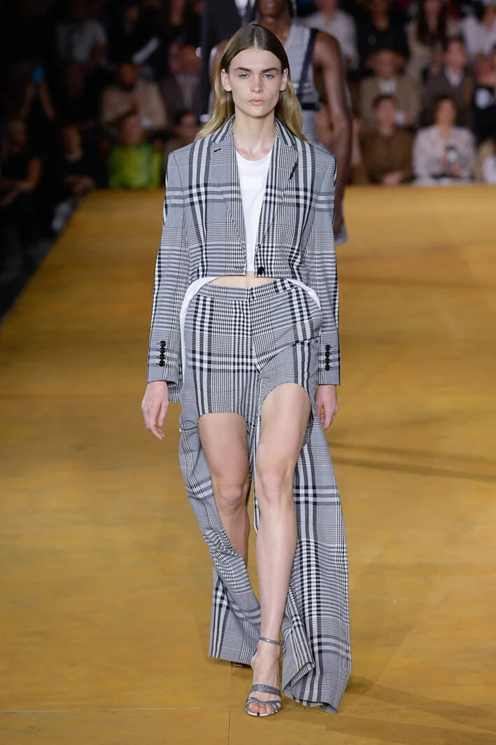 burberry_1450-10212135.jpg