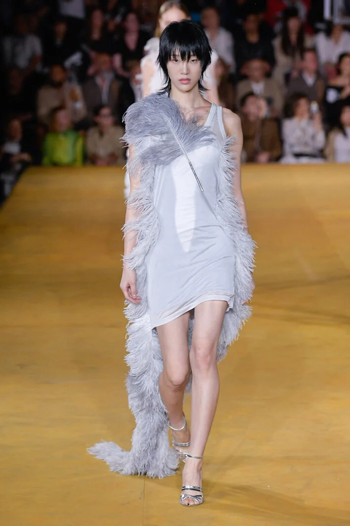 burberry_1945-10212135.jpg
