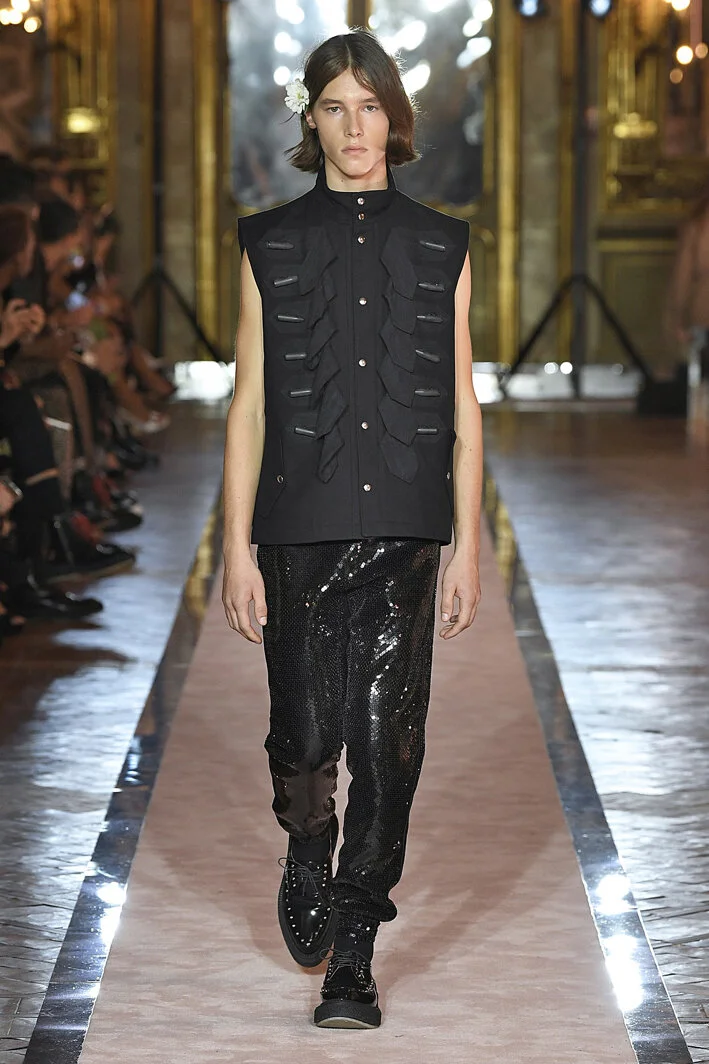 giambattista-valli-x-hm-resort-2020-fashion-show-The-Impression-002.jpg