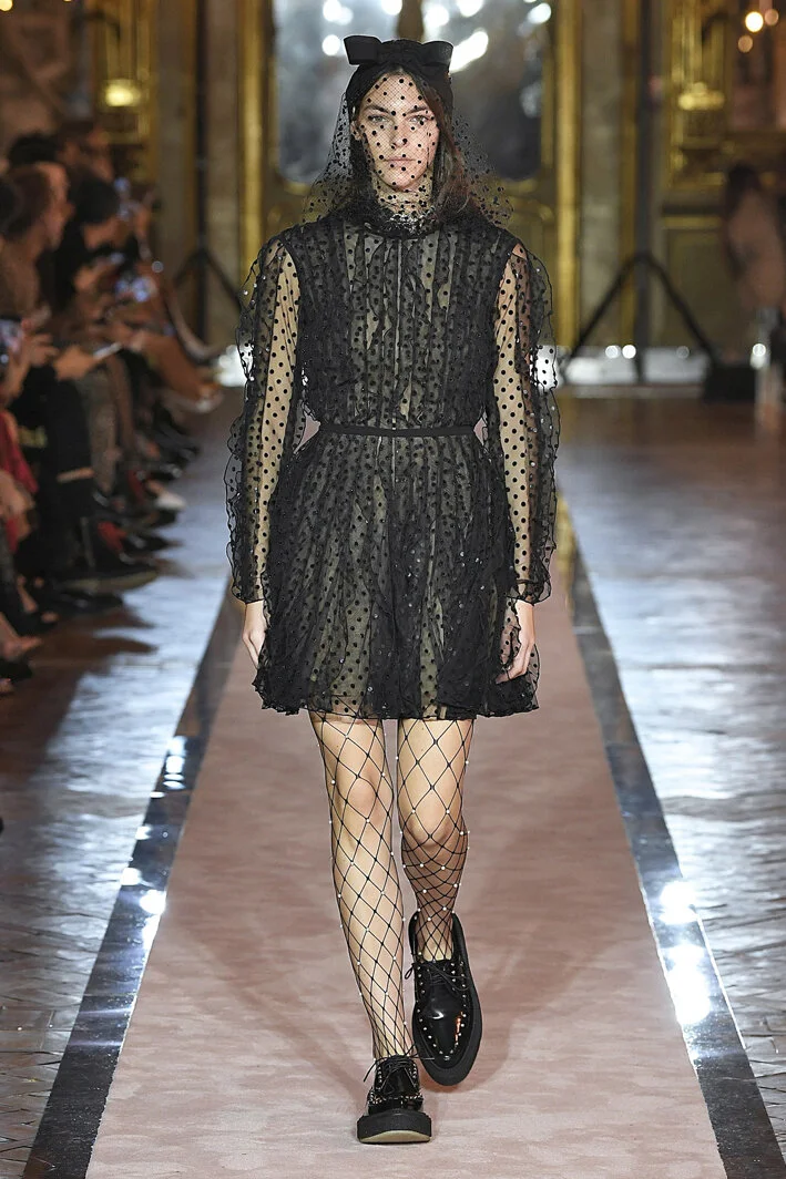 giambattista-valli-x-hm-resort-2020-fashion-show-The-Impression-005.jpg