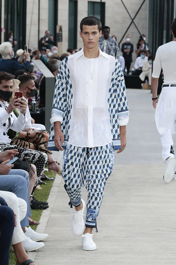 00100-DOLCE-GABBANA-MENSWEAR-SPRING-21.jpg