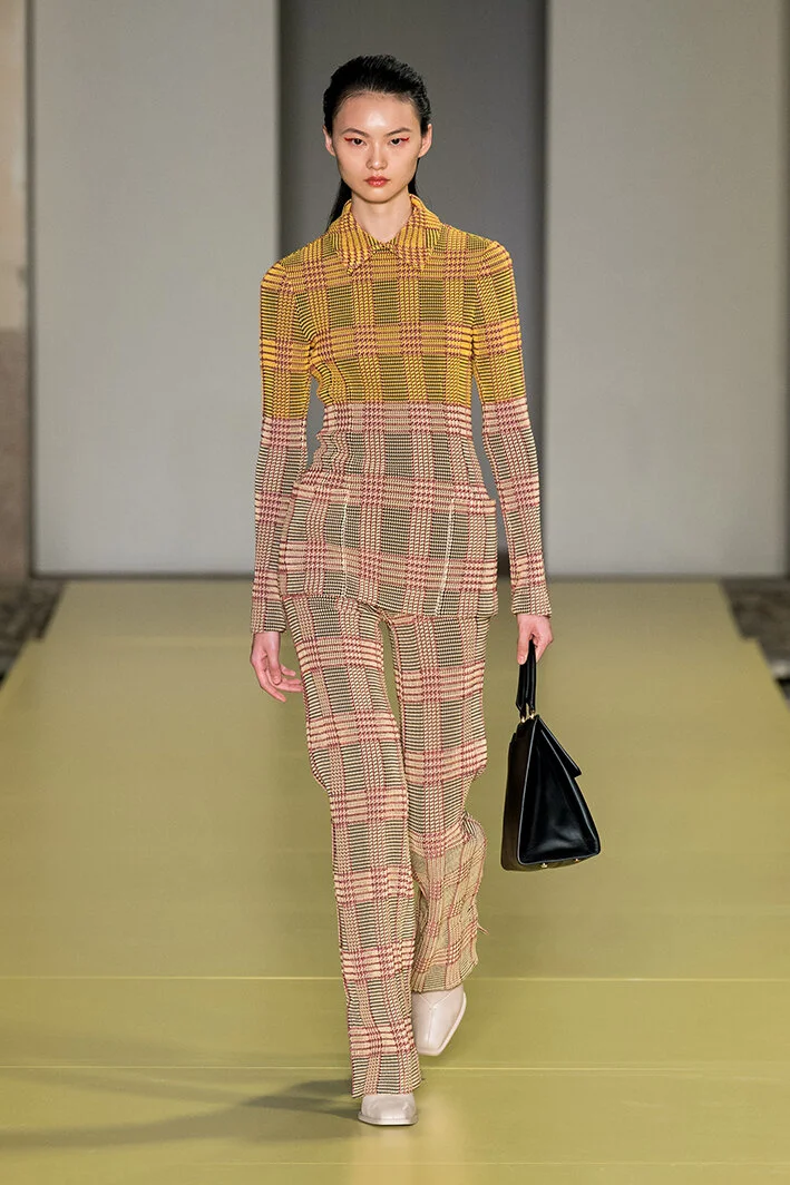 ferragamo-rs21-0122.jpg