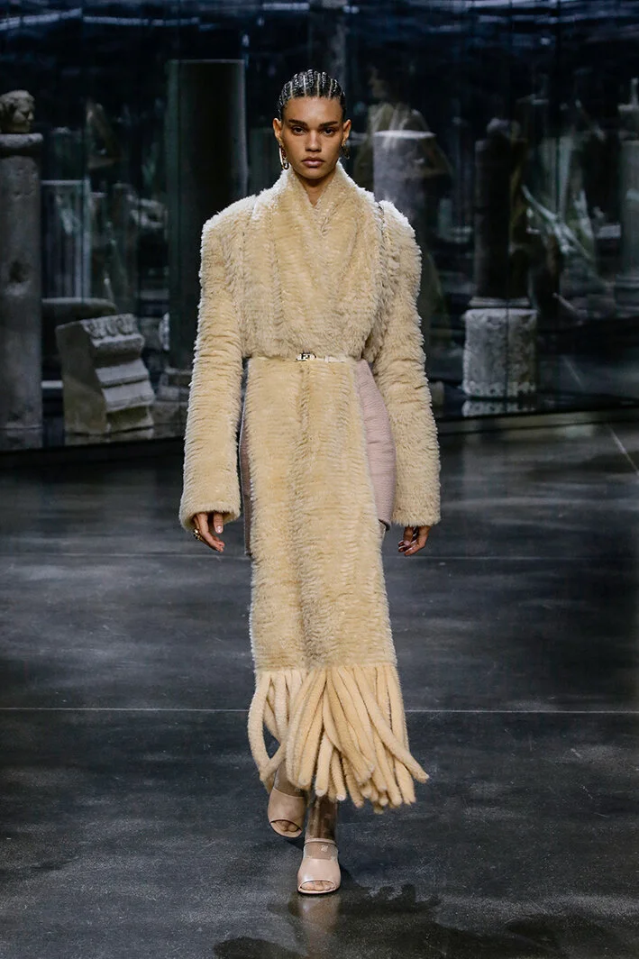 fendi-po-rf21-0013.jpg