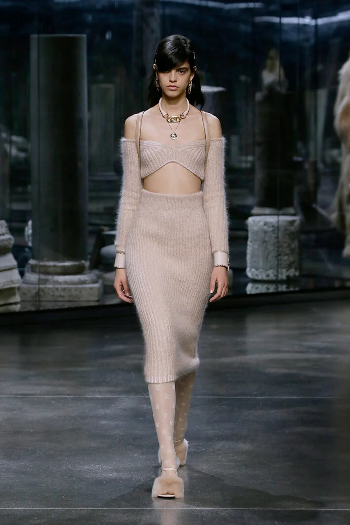fendi-po-rf21-0017.jpg