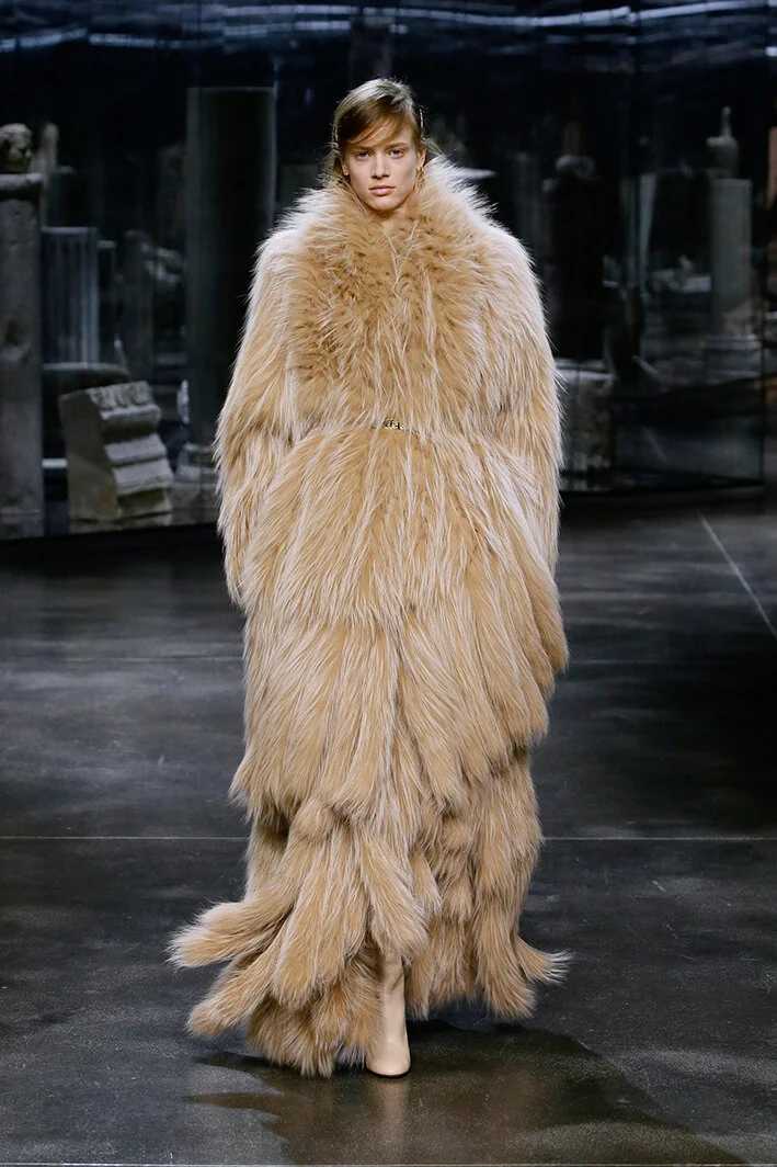 fendi-po-rf21-0018.jpg