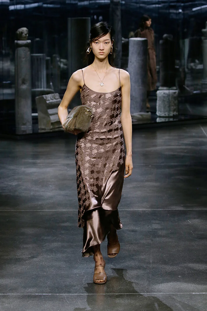 fendi-po-rf21-0023.jpg