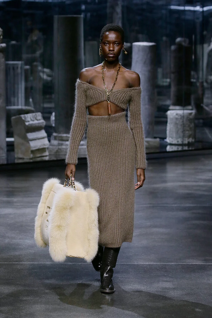 fendi-po-rf21-0040.jpg