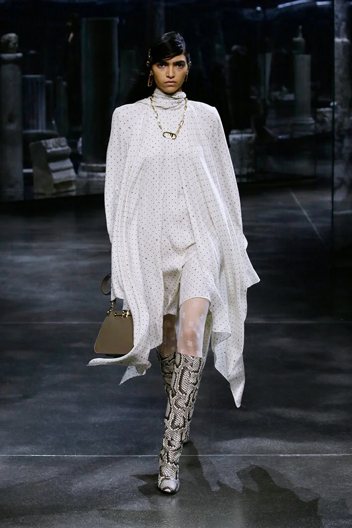 fendi-po-rf21-0047.jpg