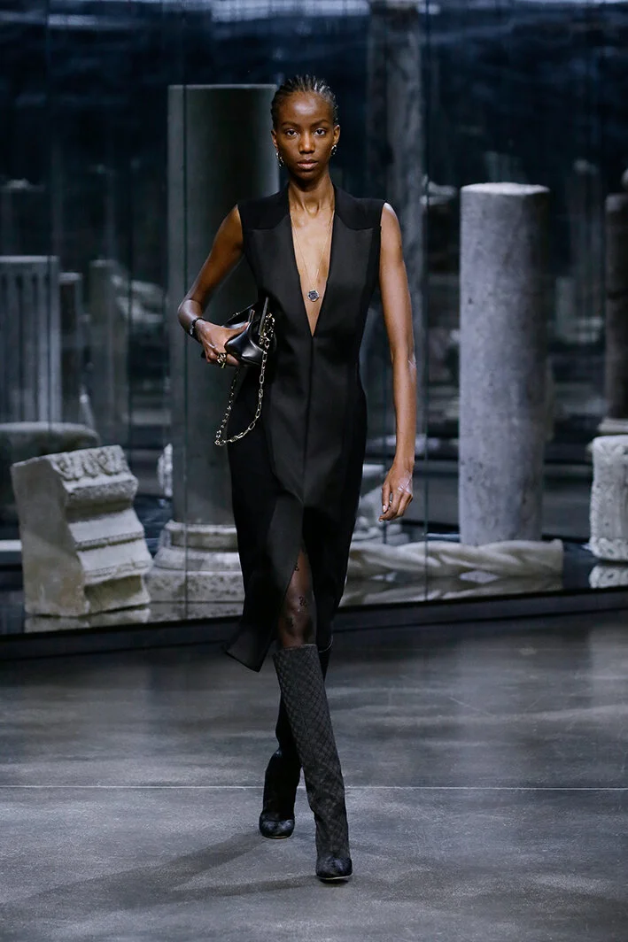 fendi-po-rf21-0052.jpg